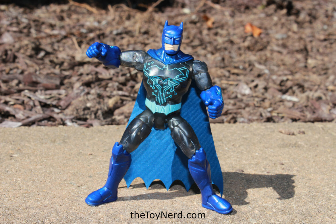 Spin Master Bat-Tech Batman 4-inch Action Figure with 3 Mystery Accessories Review