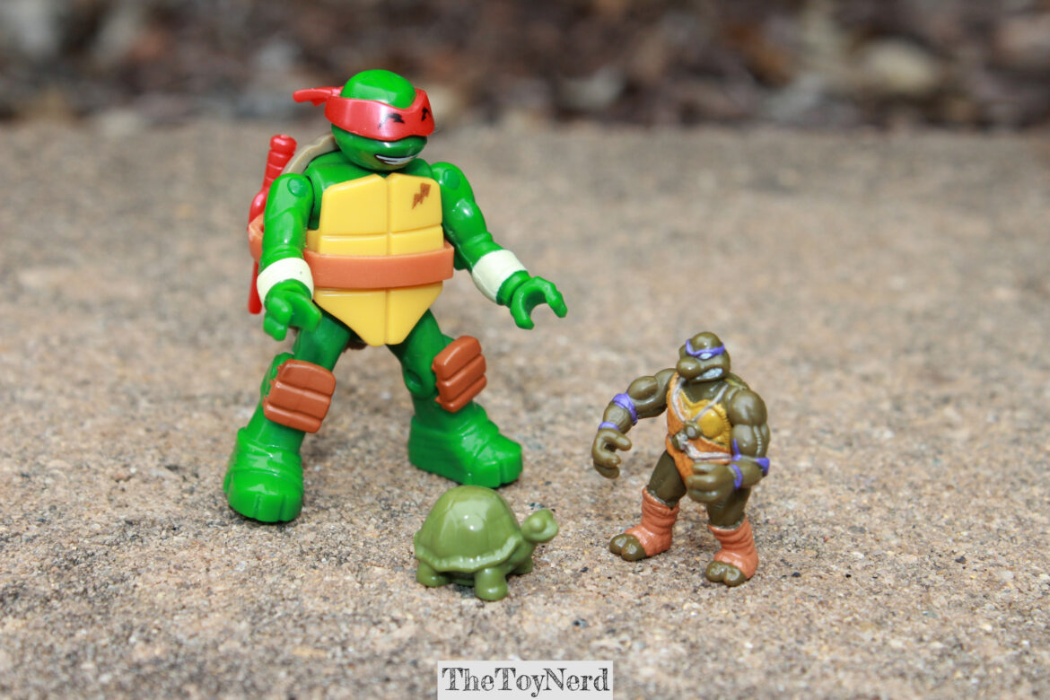 Teenage Mutant Ninja Turtles Micro Mutants Cave Donatello and Cave Bebop Review!